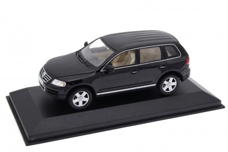 Minichamps Volkswagen Touareg V10 TDI 7L 2002 - Black
