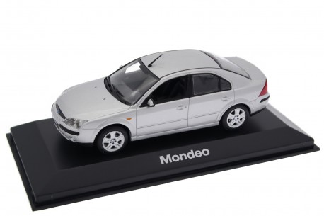 Minichamps 433080003 Ford Mondeo III Limousine B4Y 2001 - Stardust Silver Metallic