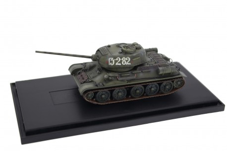 Dragon Armor T-34/85 Mod. 1944 5th Guards Armored Corps Prague 1945 - Protective Green