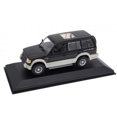 1/43 Minichamps 430163471 Mitsubishi Pajero II LWB V6 3000 V20 1994 - Lamp Black/Grace Silver Metallic