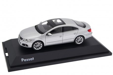 1/43 Schuco 3C8099300A7W Volkswagen Passat CC Highline 35 2008 - Reflex Silver Metallic