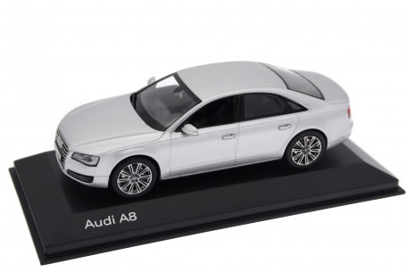 1/43 Kyosho 5011008113 Audi A8 4.2 FSI quattro D4 2010 - Ice Silver Metallic