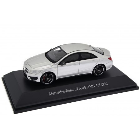 1/43 Spark B66960368 Mercedes-Benz CLA 45 AMG 4MATIC C117 2014 - Designo Polar Silver Magno Metallic