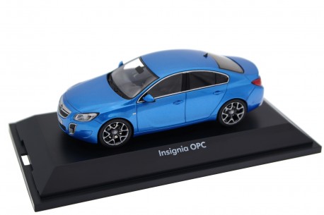 1/43 Schuco 1026120 Opel Insignia A OPC Limousine 2.8 V6 Turbo 4x4 2009 - Arden Blue Metallic