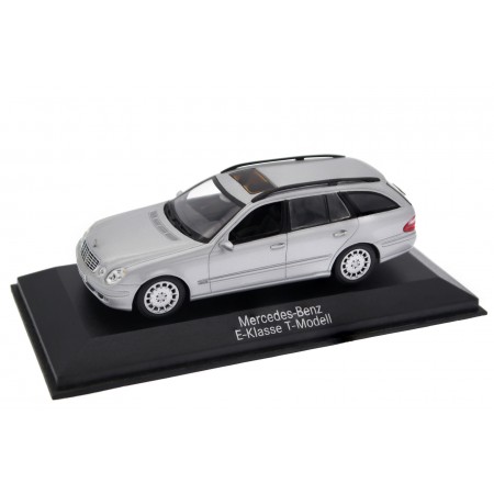 Minichamps Mercedes-Benz E-Class T-Modell Elegance S211 2003 - Obsidian Black Metallic