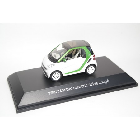 Spark Smart Fortwo Electric Drive Coupe C451 2013 - Cristal White