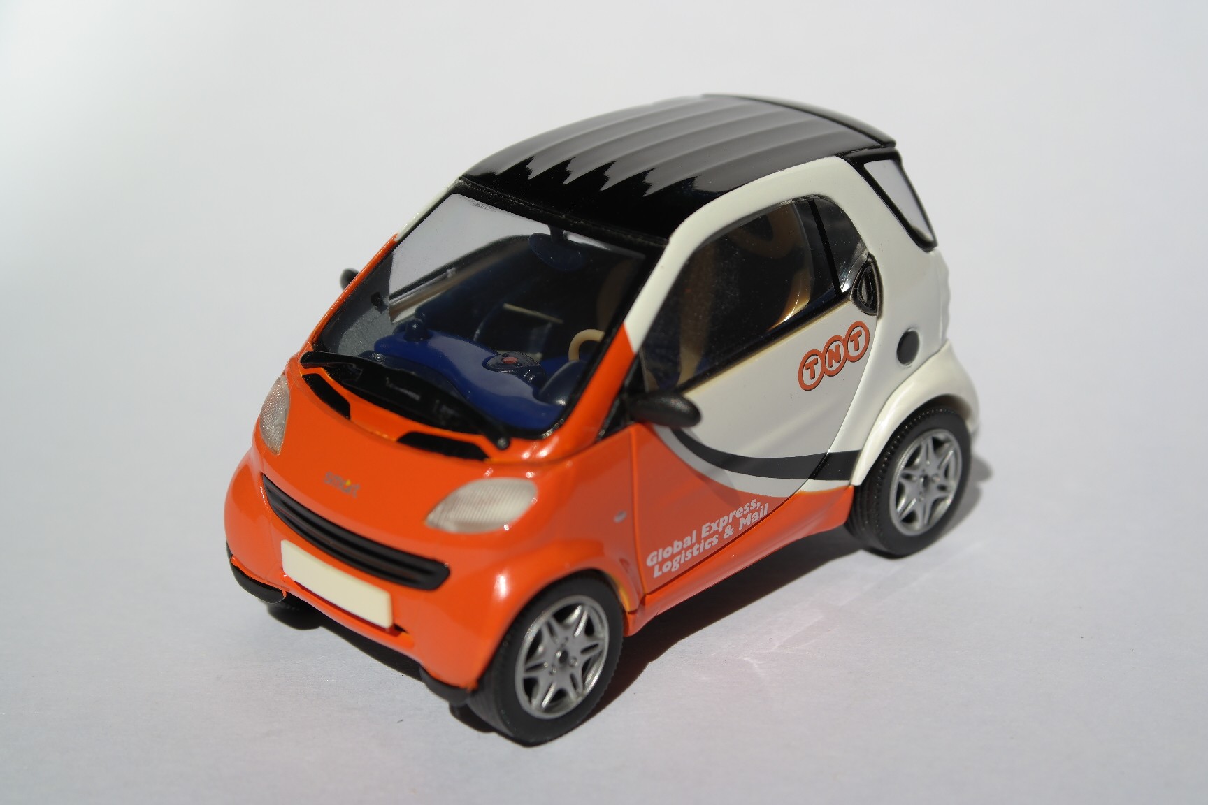 Smart City-Coupé 'TNT' - Diecast Ukraine