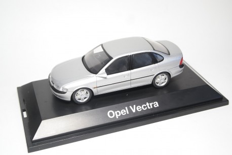 Schuco Opel Vectra B Sedan 1995 - Star Silver Metallic