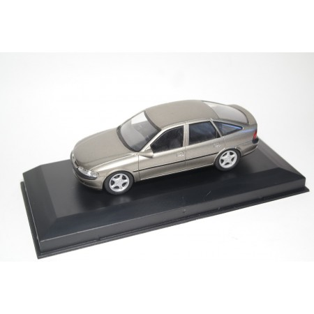 Schuco Opel Vectra B Hatchback 1995 - Champagne Mineral Effect