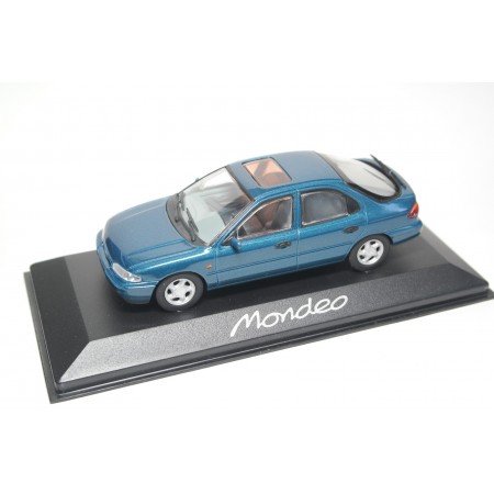 Minichamps Ford Mondeo Mk.1 Sedan GBP 1993 - Turquoise Blue Metallic
