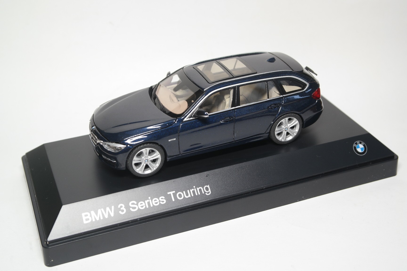 ミニカー BMW_INDEPENDENT bmw-3-series-touring.jpg