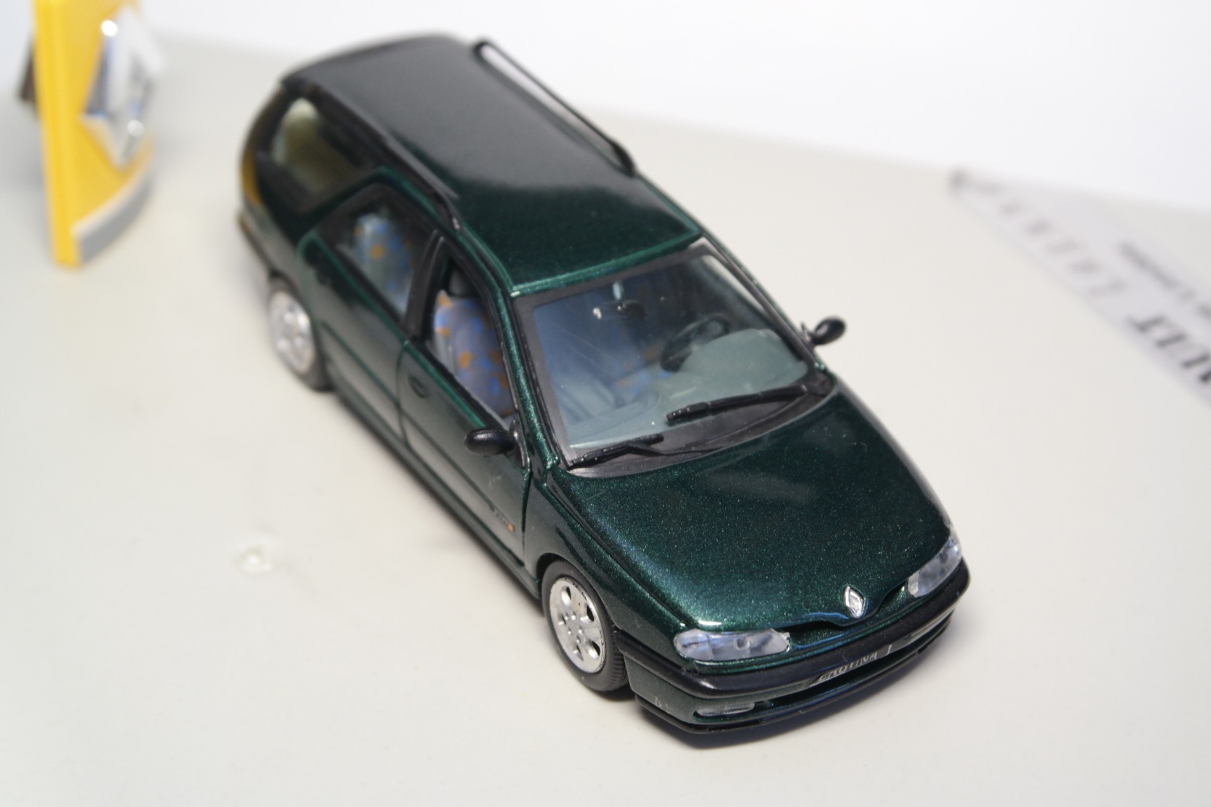 Modèle Réduit Renault Laguna I Break Nevada Vert - Échelle 1:43 - Marque Vitesse - Occasion