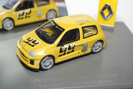Universal Hobbies Renault Clio V6 Trophy Phase 1 #99 "Renault Sport" Presentation 1999 - Yellow