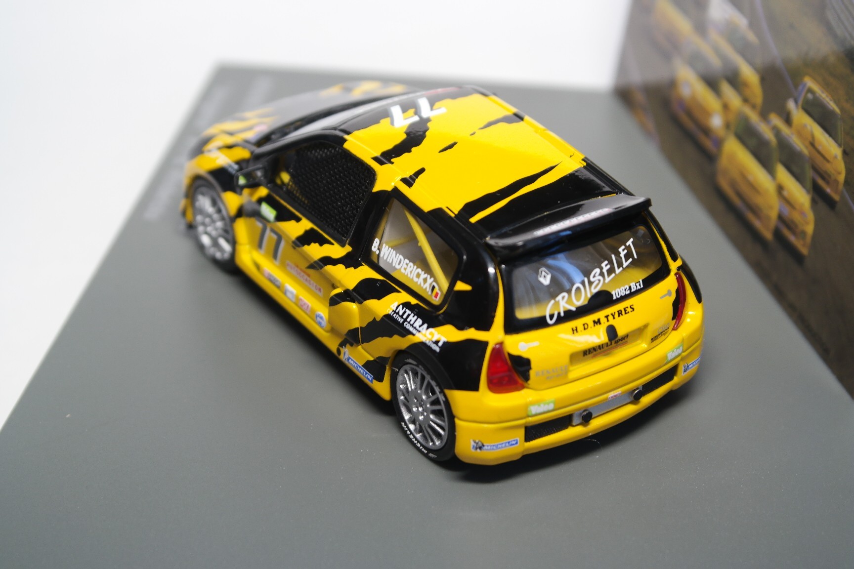Miniature Universal Hobbies 1/18 – Renault Sport Clio Trophy Autosport – En Boîte