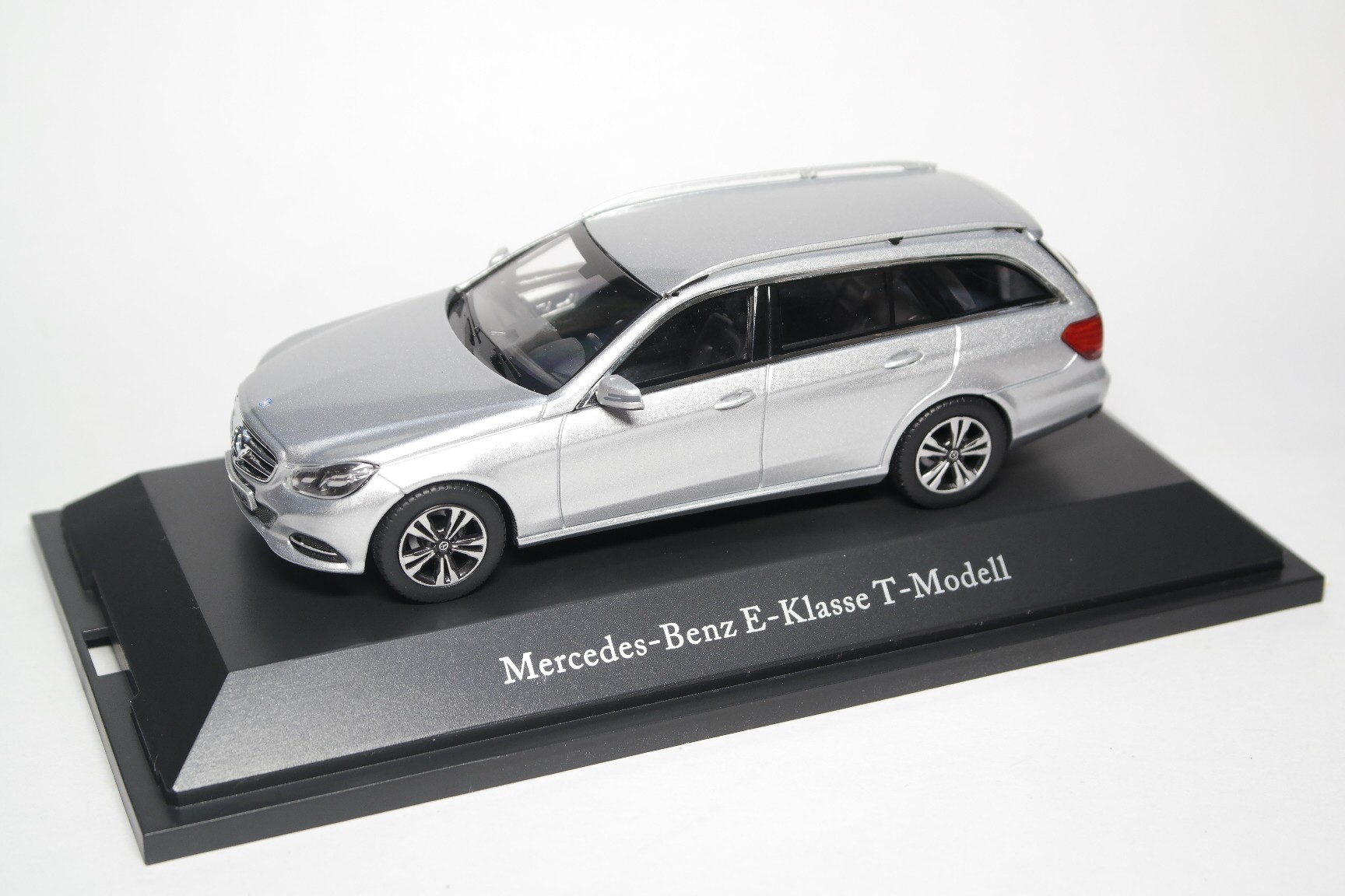 Mercedes-Benz E-Class T-Model - Diecast Ukraine