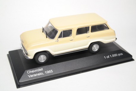 Whitebox Chevrolet Veraneio 1965 - Ivory/Light Beige