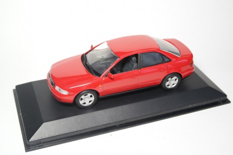 Minichamps Audi A4 Limousine B5 1994 - Laser Red