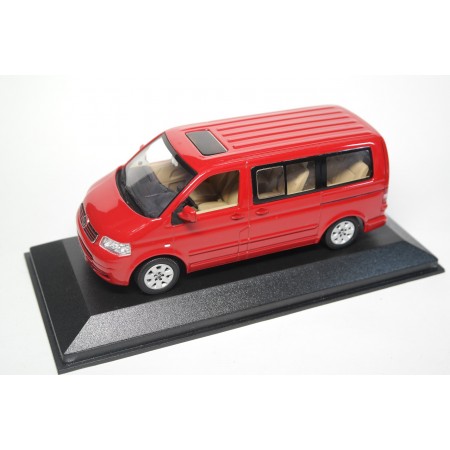 Minichamps Volkswagen Multivan T5 2003 - Tornado Red