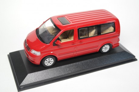 Minichamps Volkswagen Multivan T5 2003 - Tornado Red