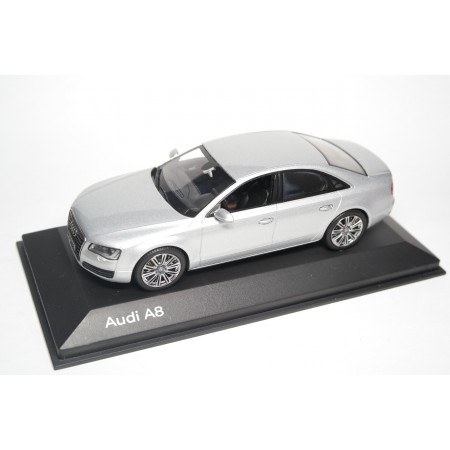 Kyosho Audi A8 TFSI D4 2010 - Ice Silver Metallic