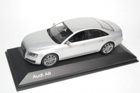Kyosho Audi A8 TFSI D4 2010 - Ice Silver Metallic