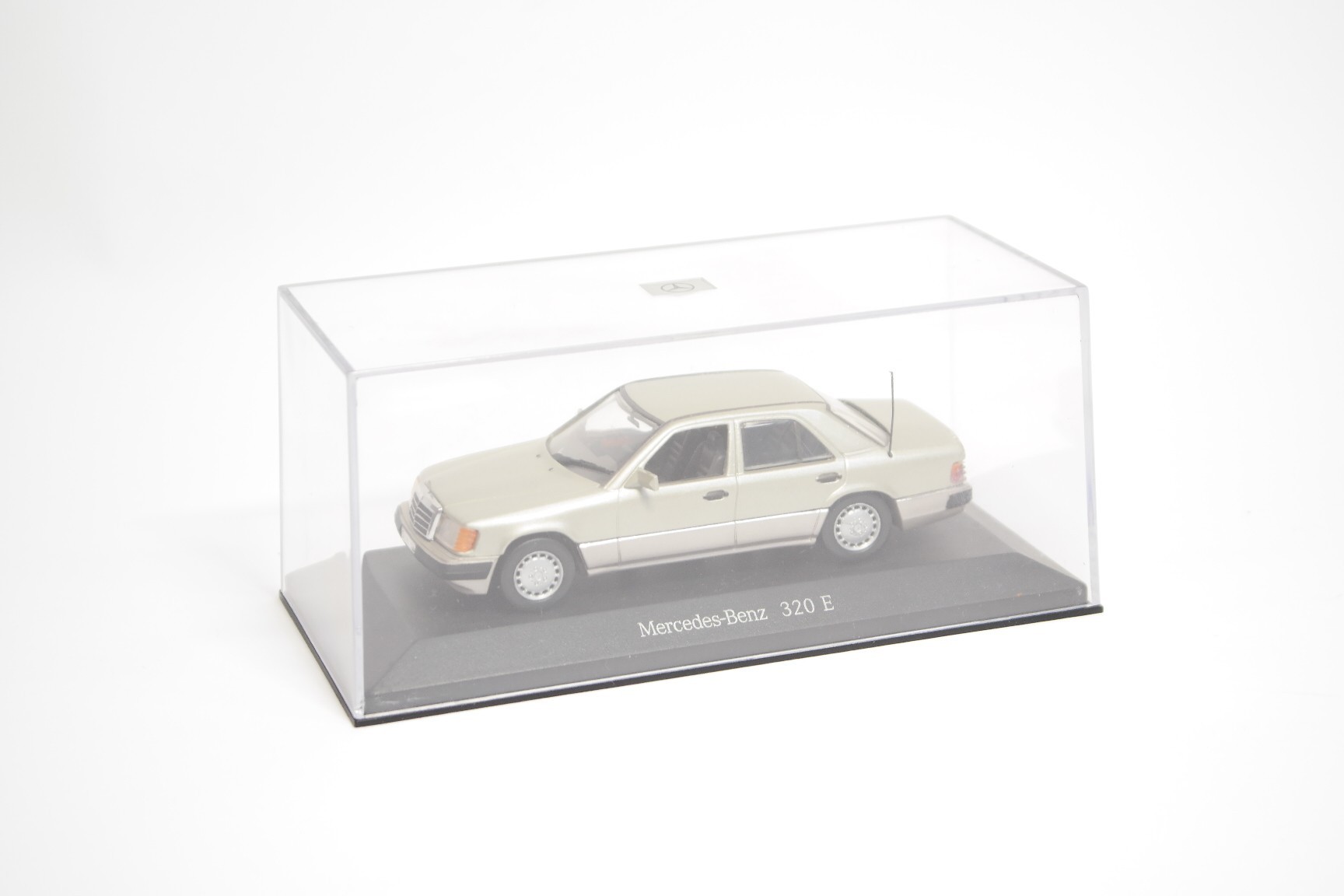 Mercedes-Benz 320 E - Diecast Ukraine