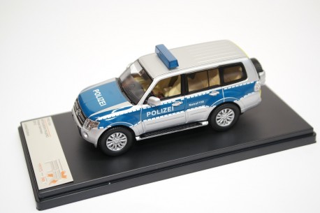 Premium X Mitsubishi Pajero IV V80 Polizei Hessen 2012 - Cool Silver Metallic