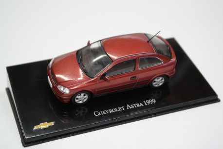 Hachette Chevrolet Astra 3-door 1999 - Barolo Red Metallic