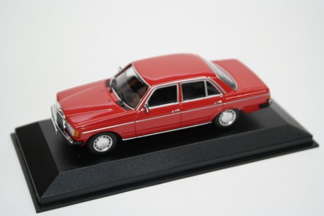 Maxichamps Mercedes-Benz 230 E W123 1982 - Signal Red