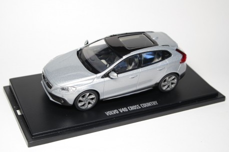 Motorart Volvo V40 Cross Country P1 2017 - Electric Silver Metallic