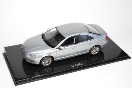 Norev Volvo S80 AS Second Facelift 2015 - Electric Silver Metallic