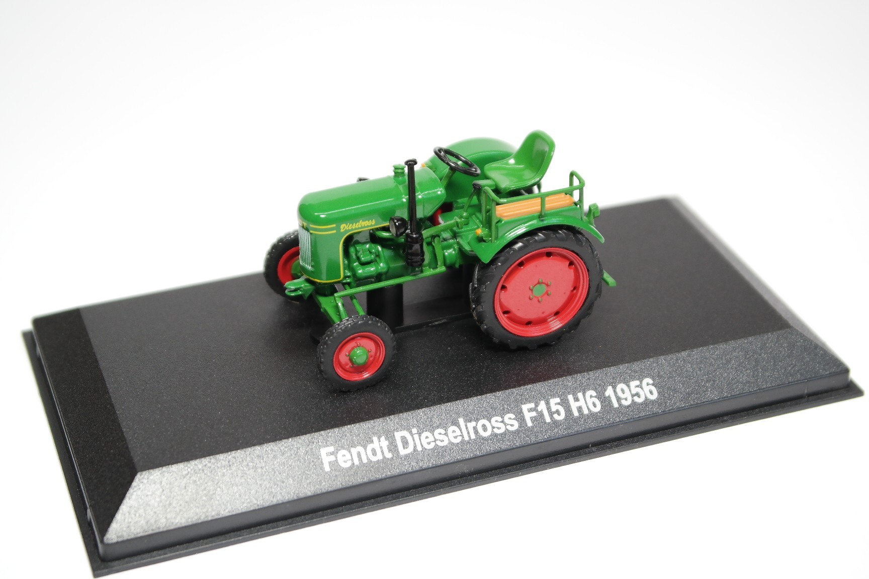 Fendt Dieselross F15 H6 1956 1:43 – Poppema Landbouwminiaturen