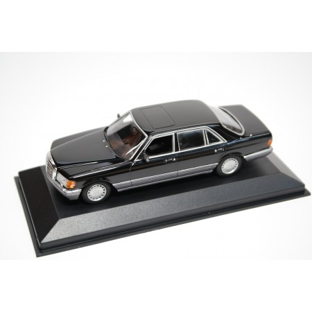 Maxichamps Mercedes-Benz 560 SEL W126 1990 - Black Uni