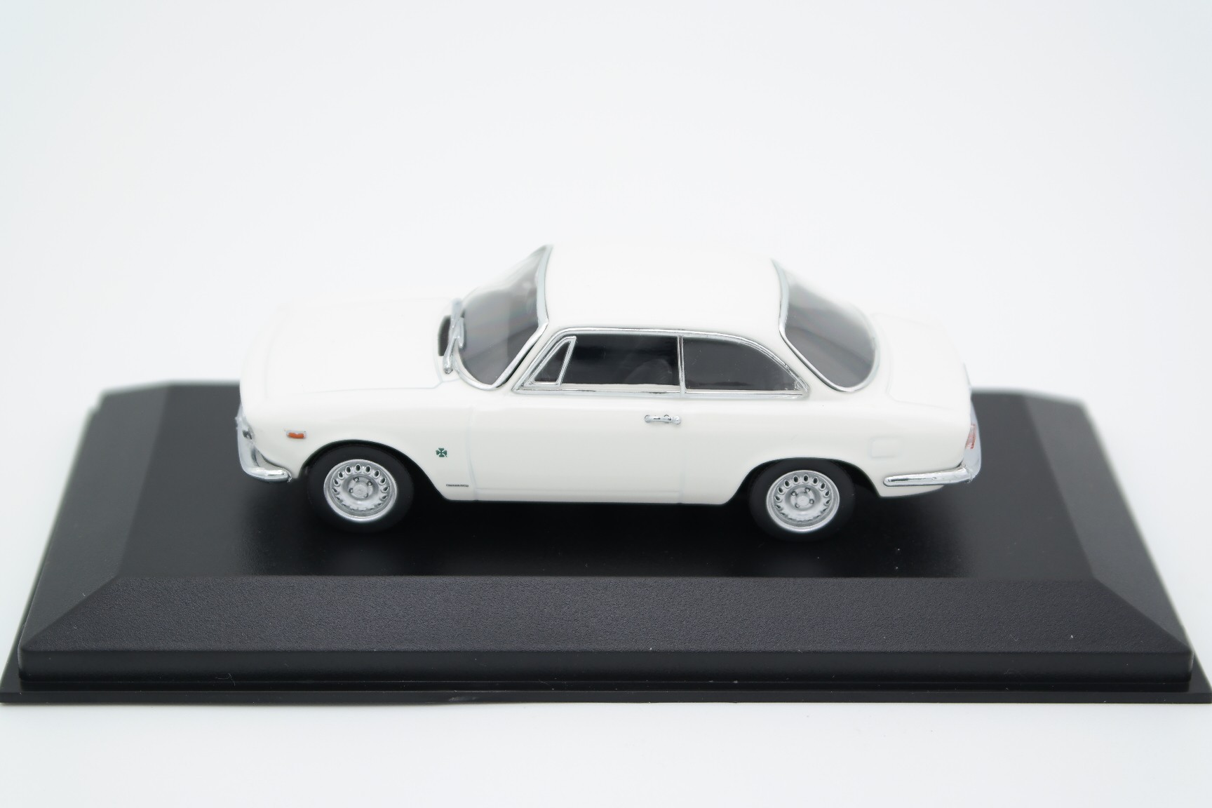 Alfa Romeo Giulia Sprint GTA - Diecast Ukraine