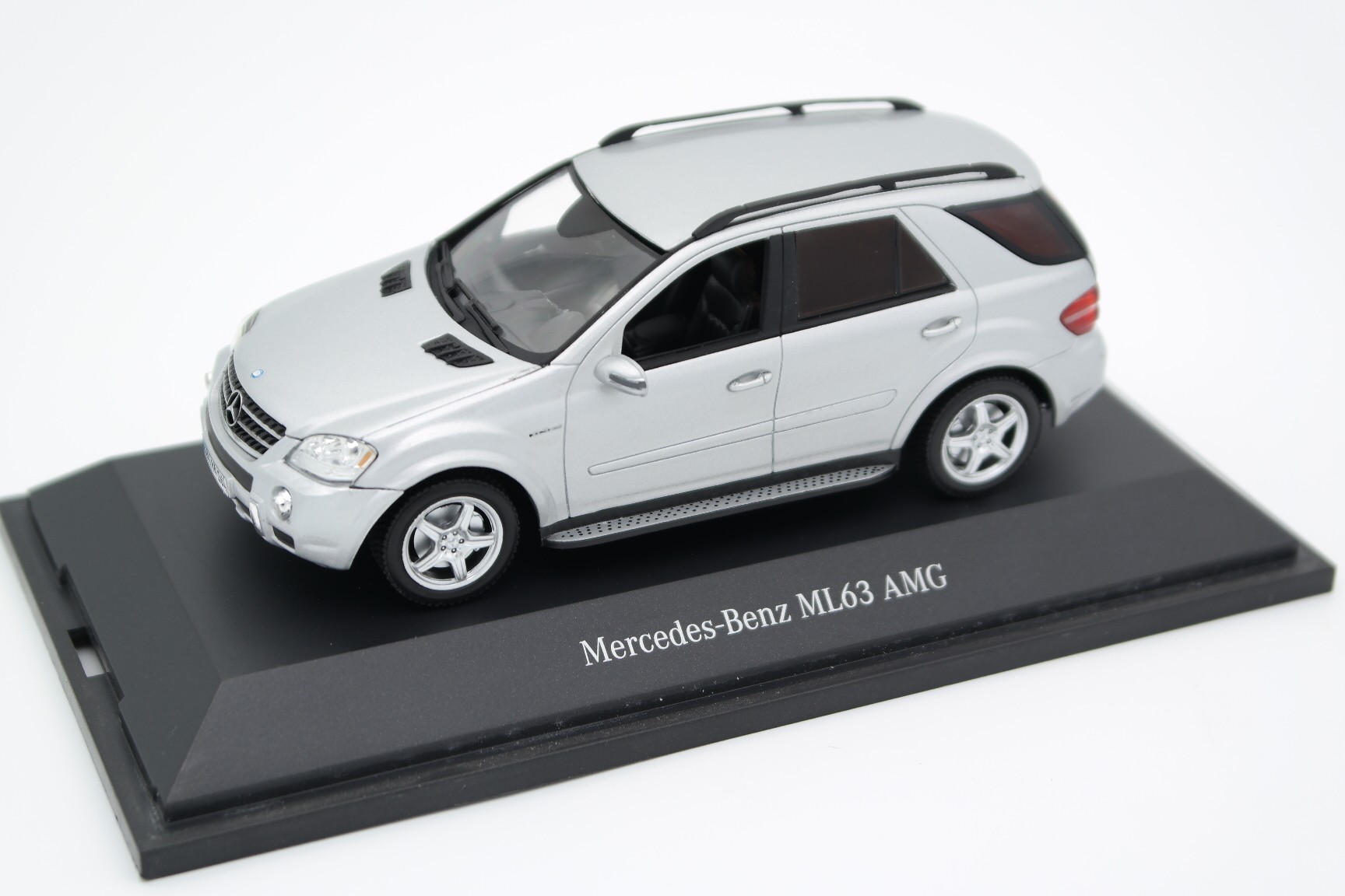 Mercedes-Benz ML 63 AMG - Diecast Ukraine