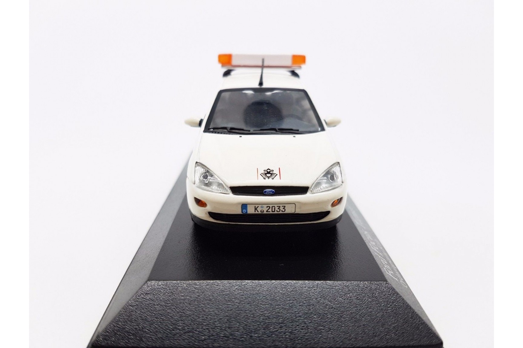 Ford Focus Turnier Silver 1:43 400084010 MINICHAMPS diecast model car