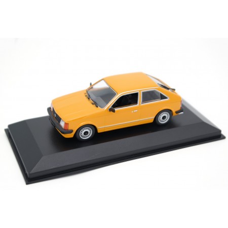 Maxichamps Opel Kadett D 3-door Hatchback 1979 - Signal Ochre