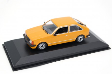 Maxichamps Opel Kadett D 3-door Hatchback 1979 - Signal Ochre