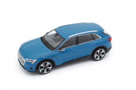 Spark Audi e-tron 55 quattro GE 2018 - Antigua Blue