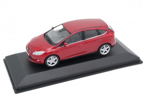 Minichamps Ford Focus 5-door Mark III C346 2011 - Dynamic Red Metallic