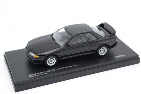 Kyosho Nissan Skyline GT-R V-Spec II BNR32 1994 - Black Pearl Metallic