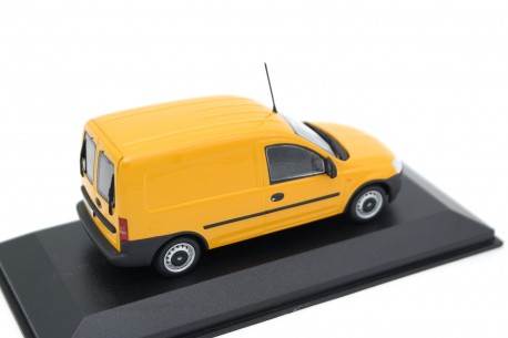 Minichamps 1:43 Opel Combo Furgoneta Año de construcción 2002 rojo