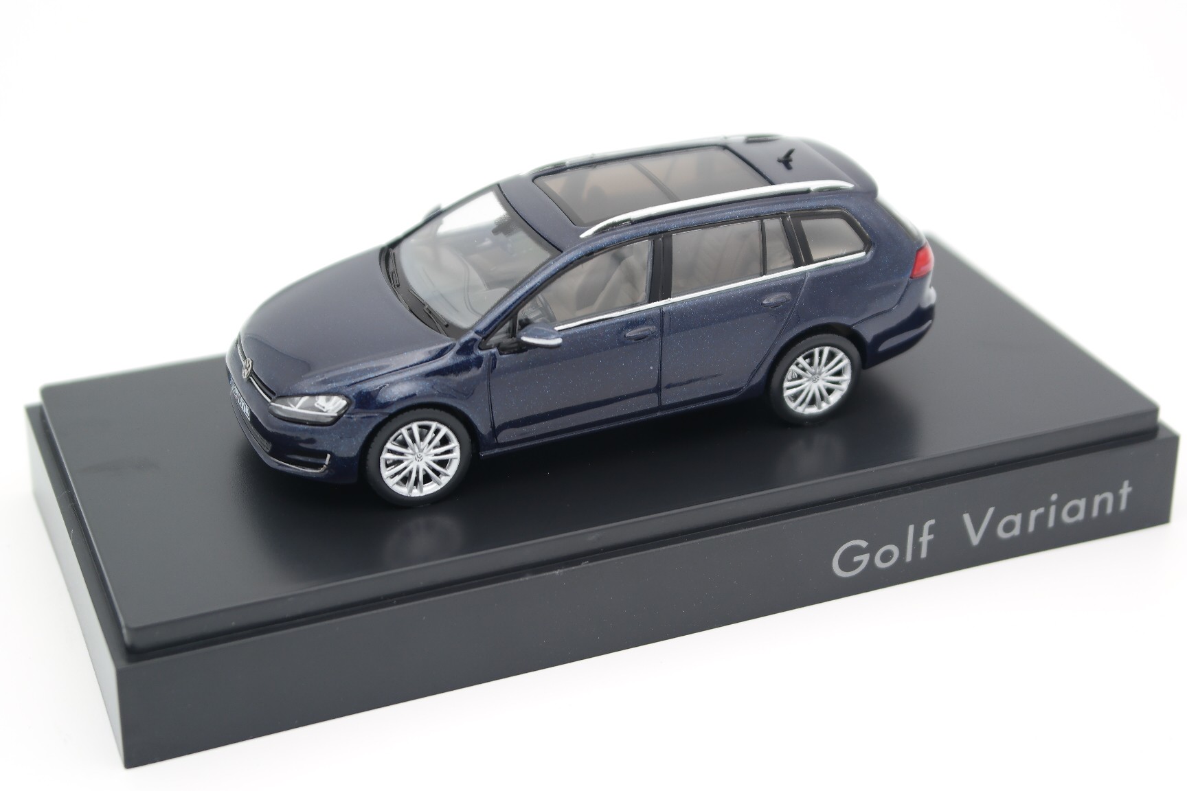 Volkswagen Golf Variant - Diecast Ukraine
