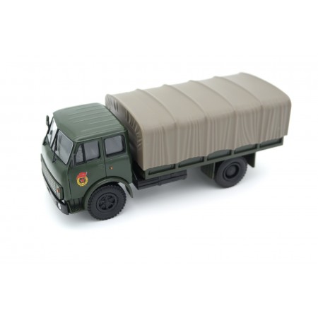 Nash avtoprom MAZ-5334 flatbed with tarpaulin 1977 - Green