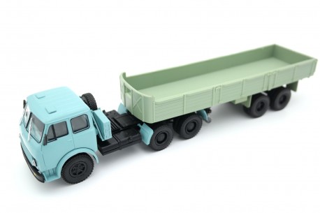 Nash avtoprom MAZ-515 with a MAZ-5205 semi-trailer 1965 - Blue/Green