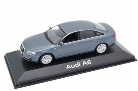 Minichamps Audi A6 3.2 FSI quattro C6 2004 - Northern Light Blue Metallic