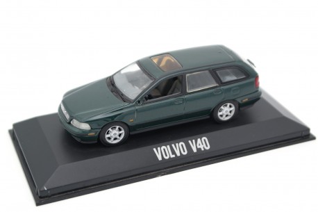 Minichamps Volvo V40 MK I 1996 - Forest Green Metallic
