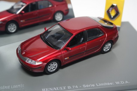 Universal Hobbies Renault Laguna II B74 Phase 1 Dynamique 2001 - Rouge de Feux