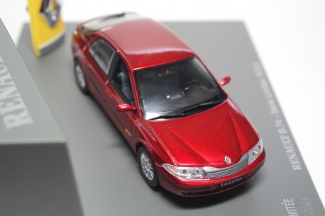 Coffret Universal Hobbies 1/43 Renault Laguna - Edition Limitée Technocentre - Occasion