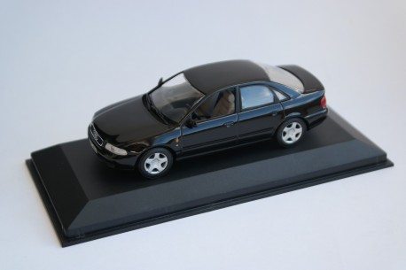 Minichamps Audi A4 4-door B5 1994